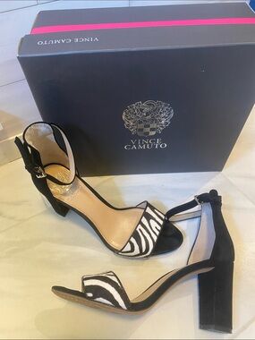 Vince Camuto VC-Corlina size 8 Black and White Zebra-Print Block Heel Sandals